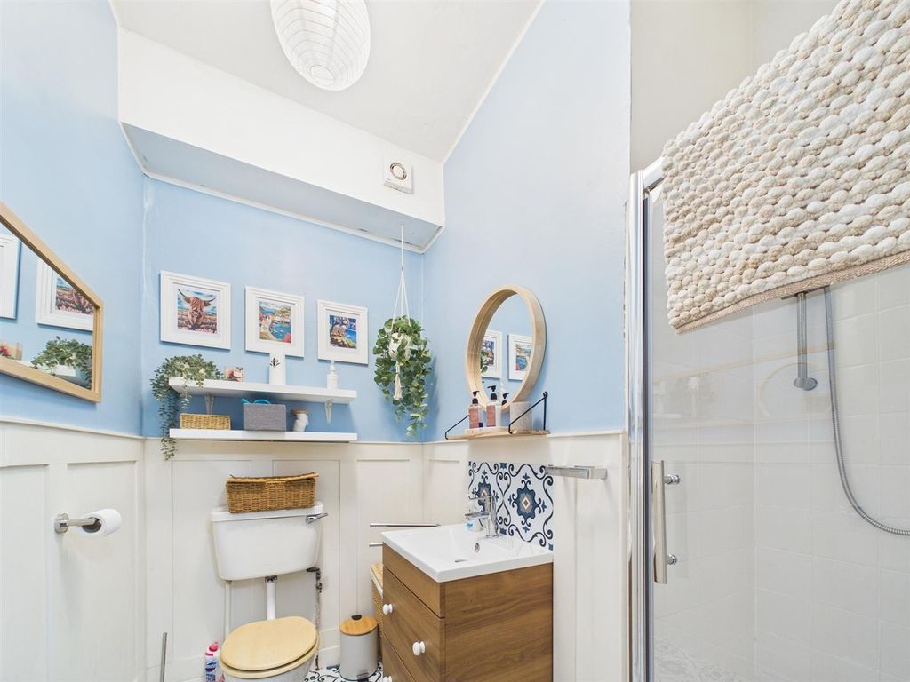 Property photo 3 of 8 Cam01486G0-Pr0997-Still005.Jpg