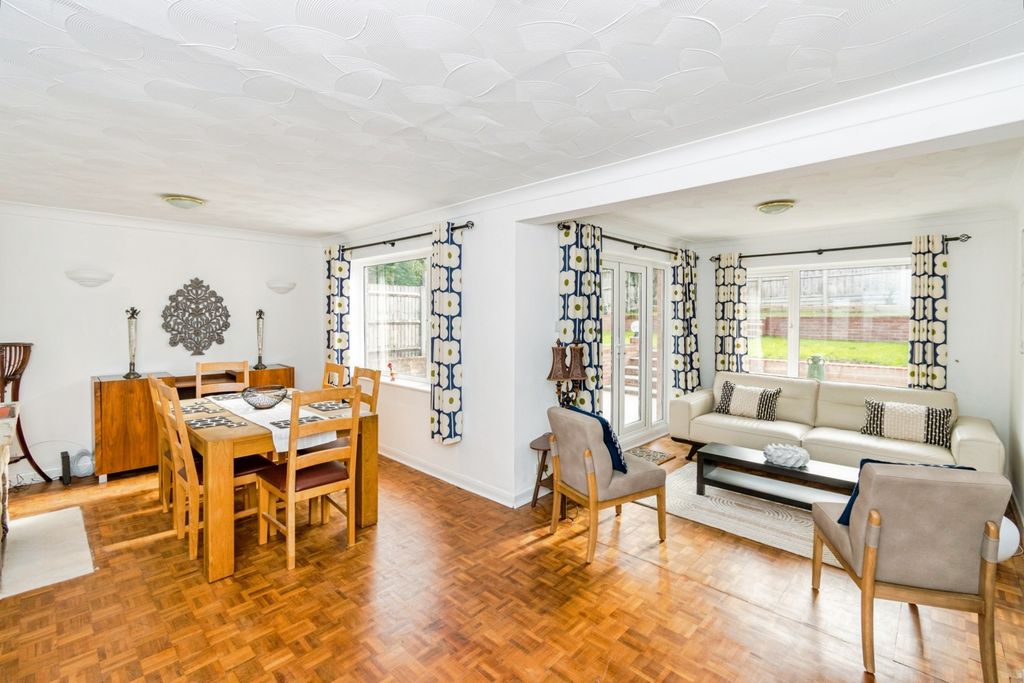 Property photo 2 of 18 Pbox-Img.Jpg