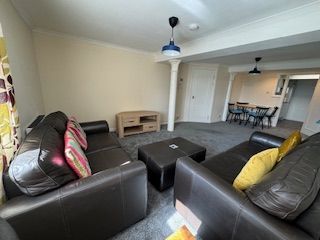 Property photo 3 of 33