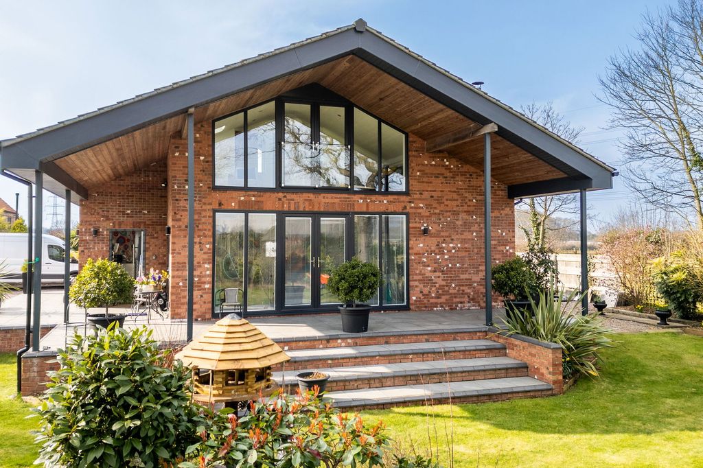Property photo 1 of 39