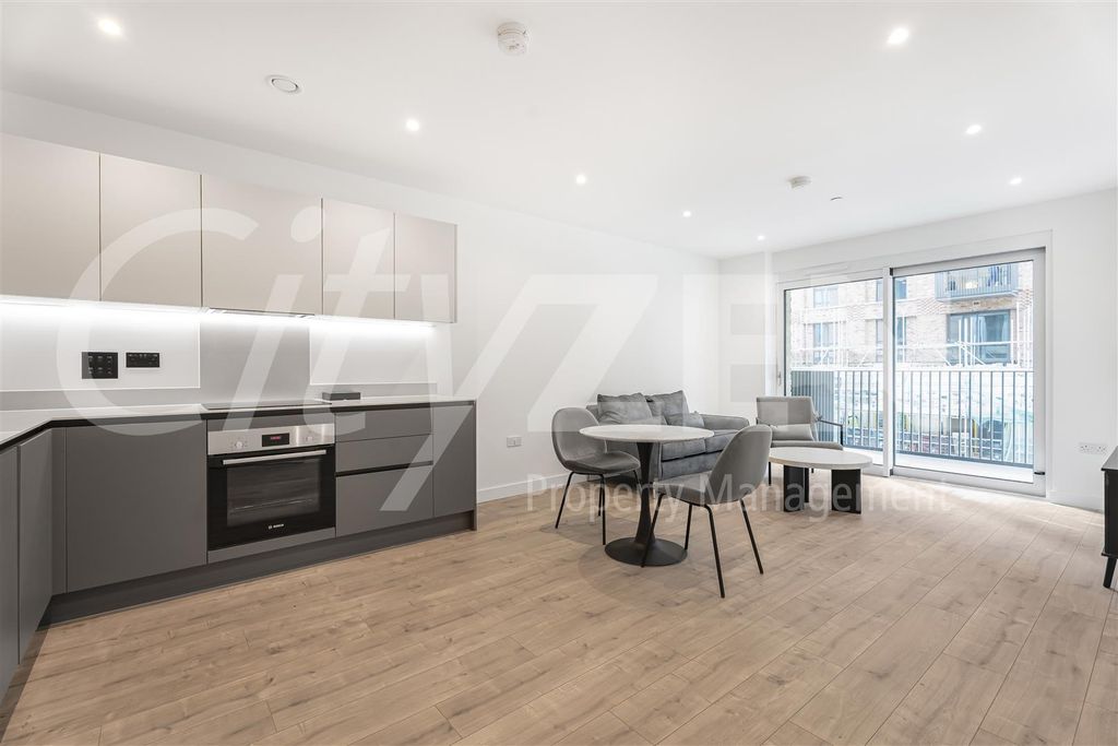 Property photo 1 of 19 Reception