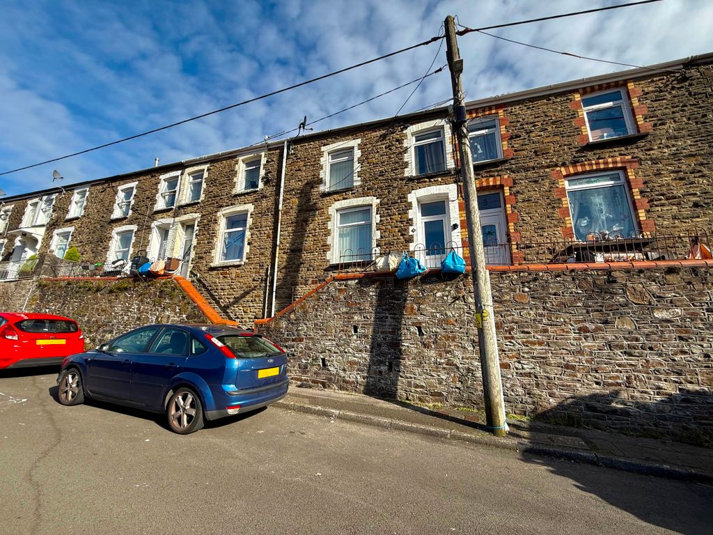 Property photo 1 of 25