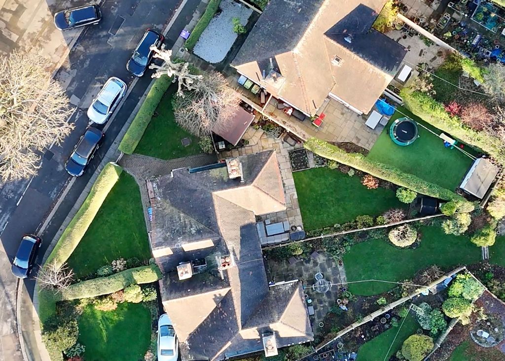 Property photo 3 of 31