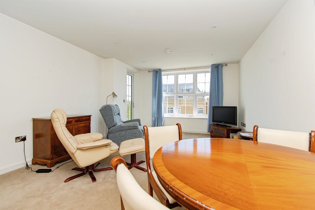 Property photo 3 of 17