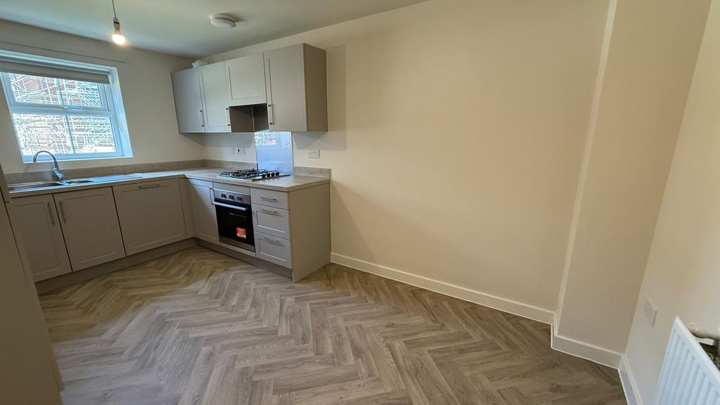 Property photo 3 of 32 015c5F22-6104-4B04-Aa61-265F9A7895F1.Jpg