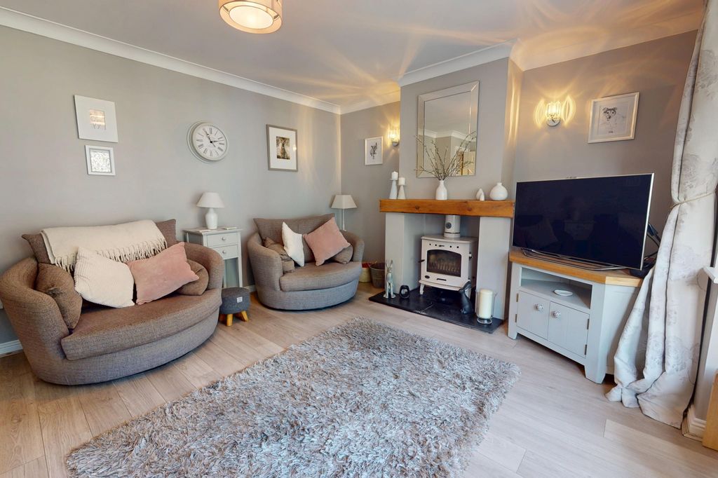 Property photo 3 of 20