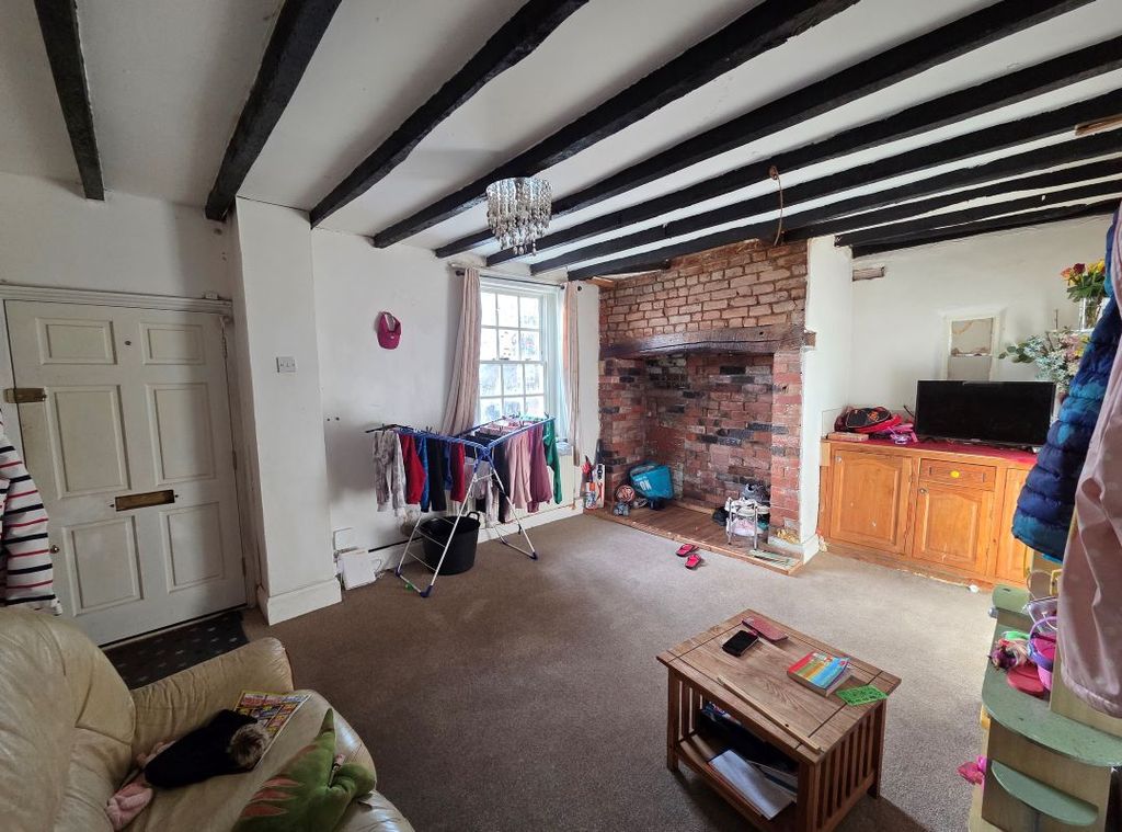 Property photo 2 of 20