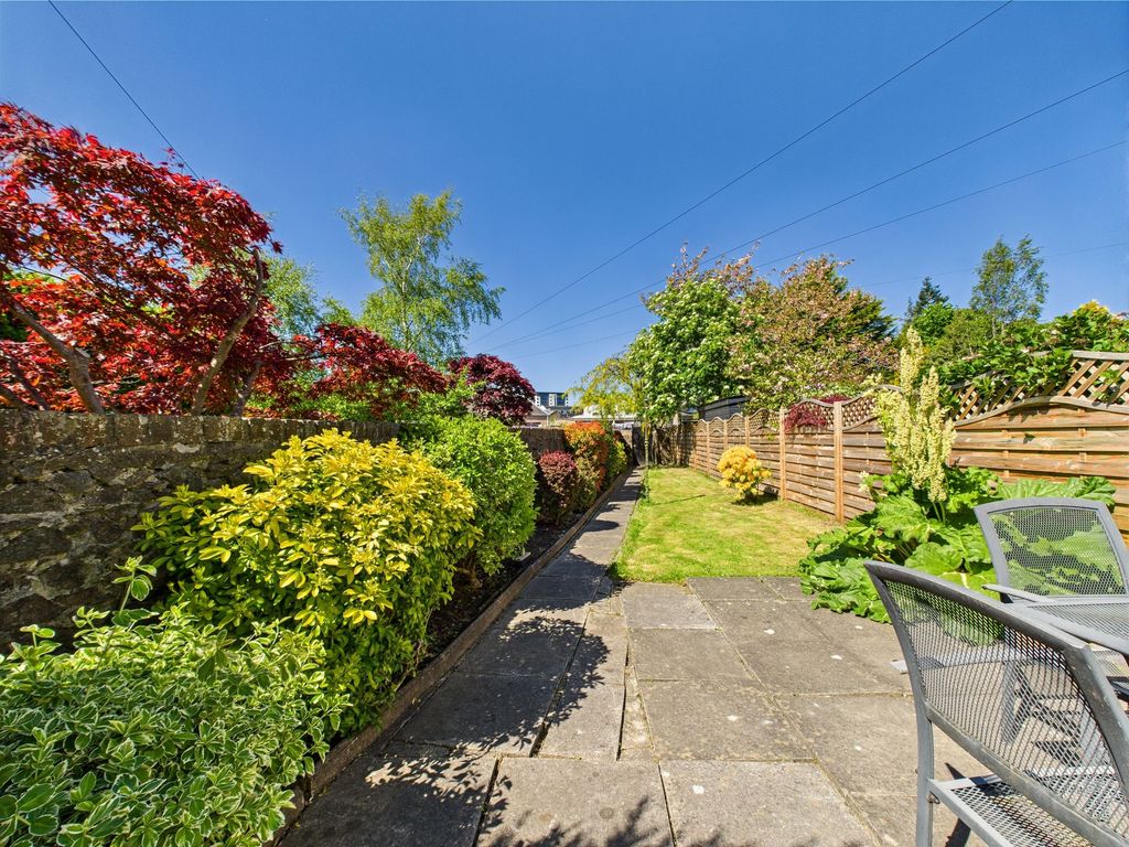 Property photo 2 of 18