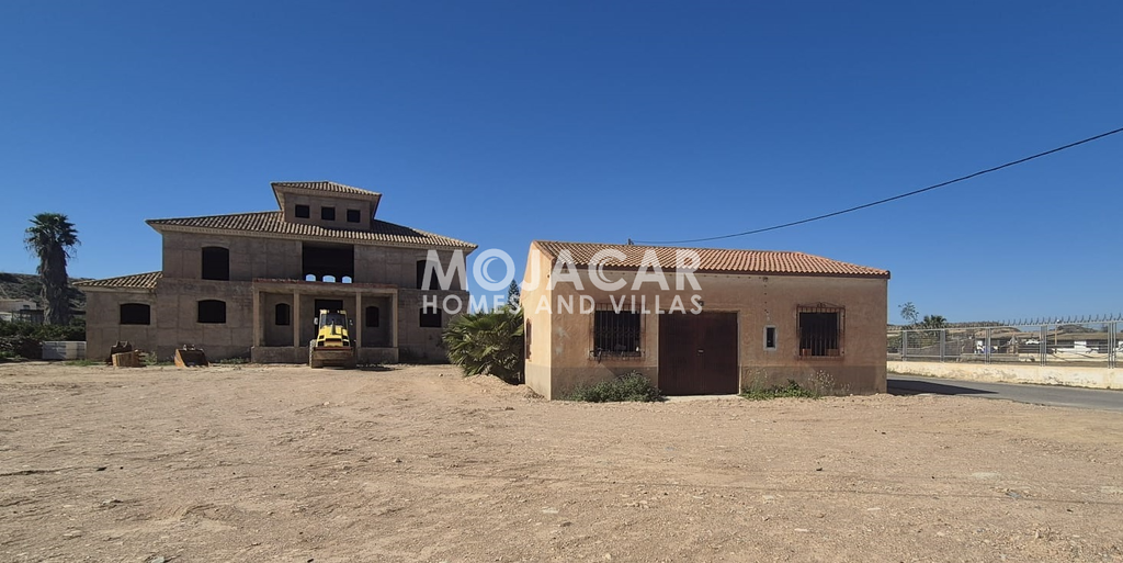 Property photo 1 of 35