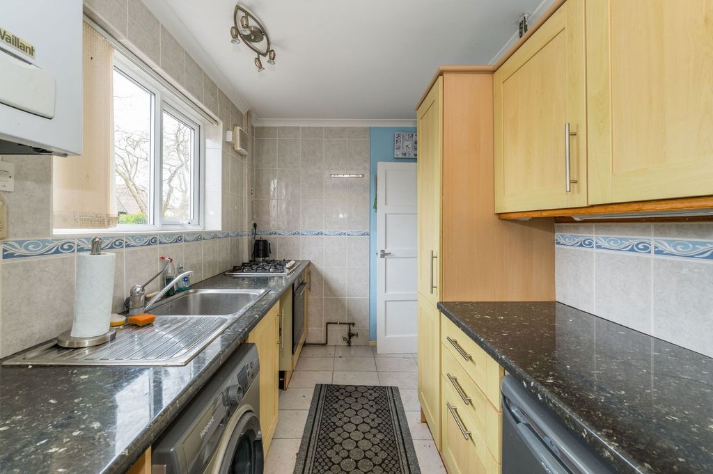 Property photo 3 of 12