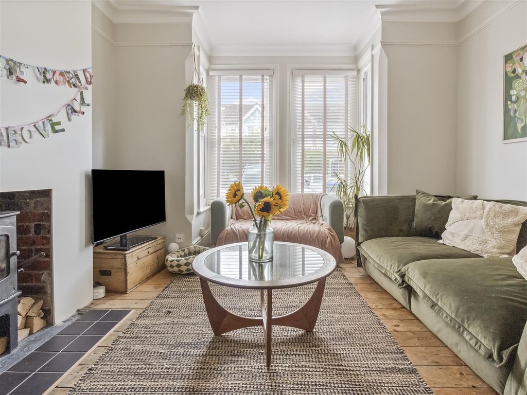 Property photo 3 of 22 11 Woodlea Road-002.Jpg
