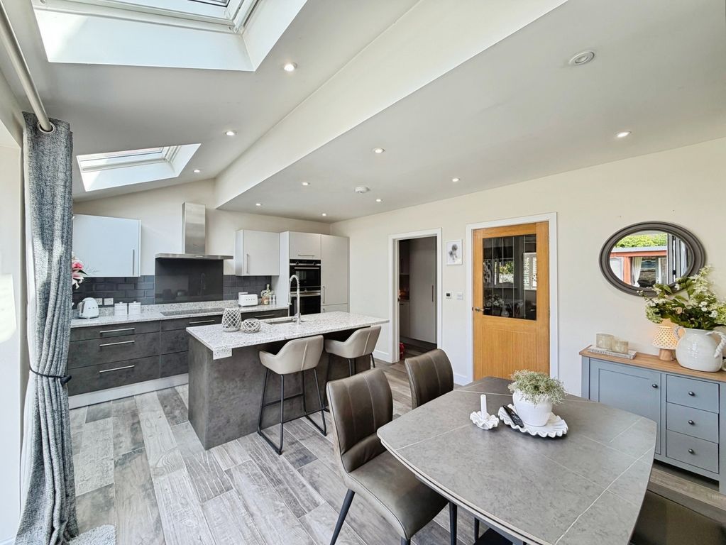 Property photo 3 of 24 Pbox-Img.Jpg