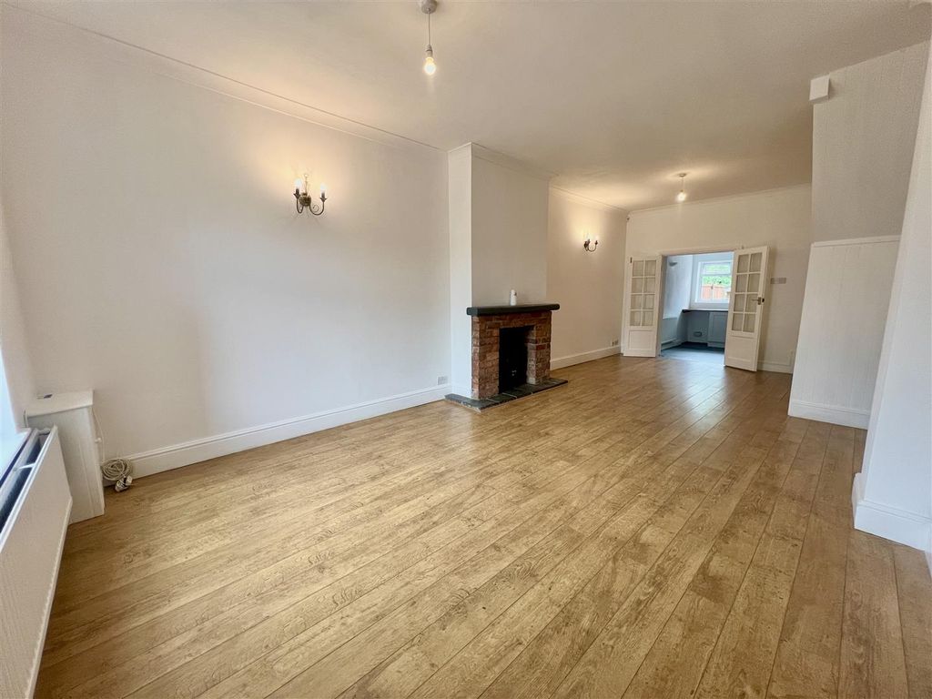 Property photo 3 of 24 Living/Dining Room
