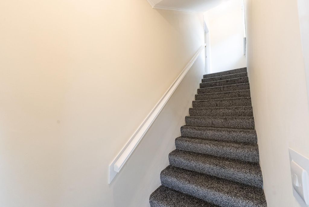 Property photo 3 of 23 Landing