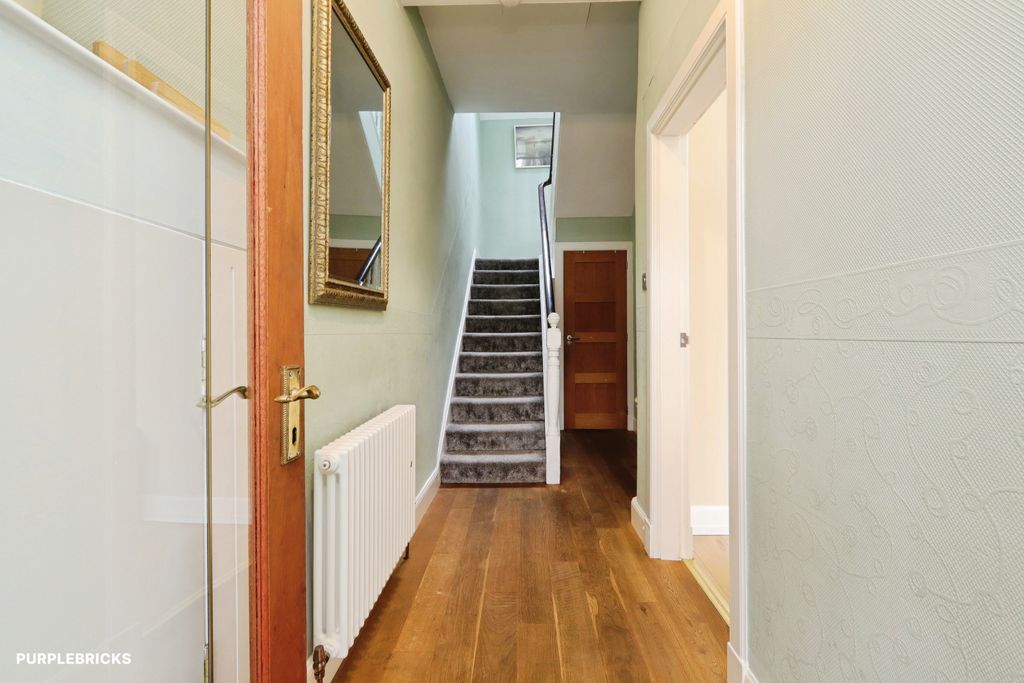 Property photo 3 of 27 Hallway