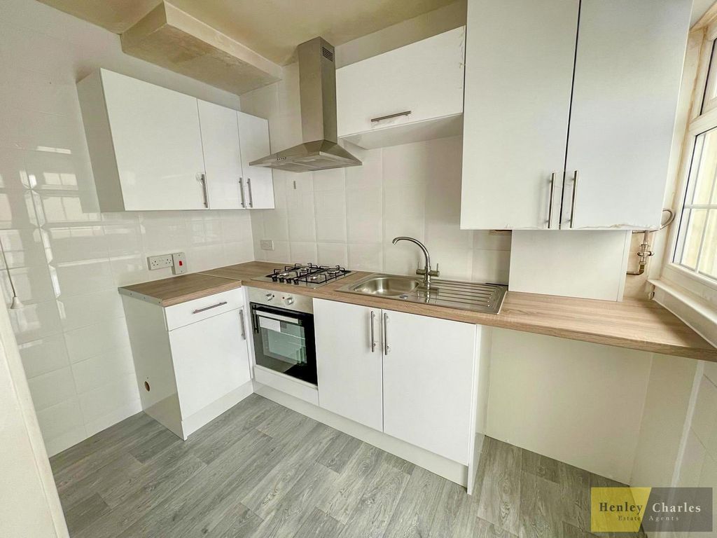 Property photo 3 of 8 20240729-0A6cc4Ca-9374-440A-8B37-9B53d0Ba92Ea20240