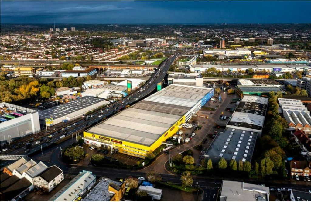 Property photo 1 of 2 Staples Corner .Jpg