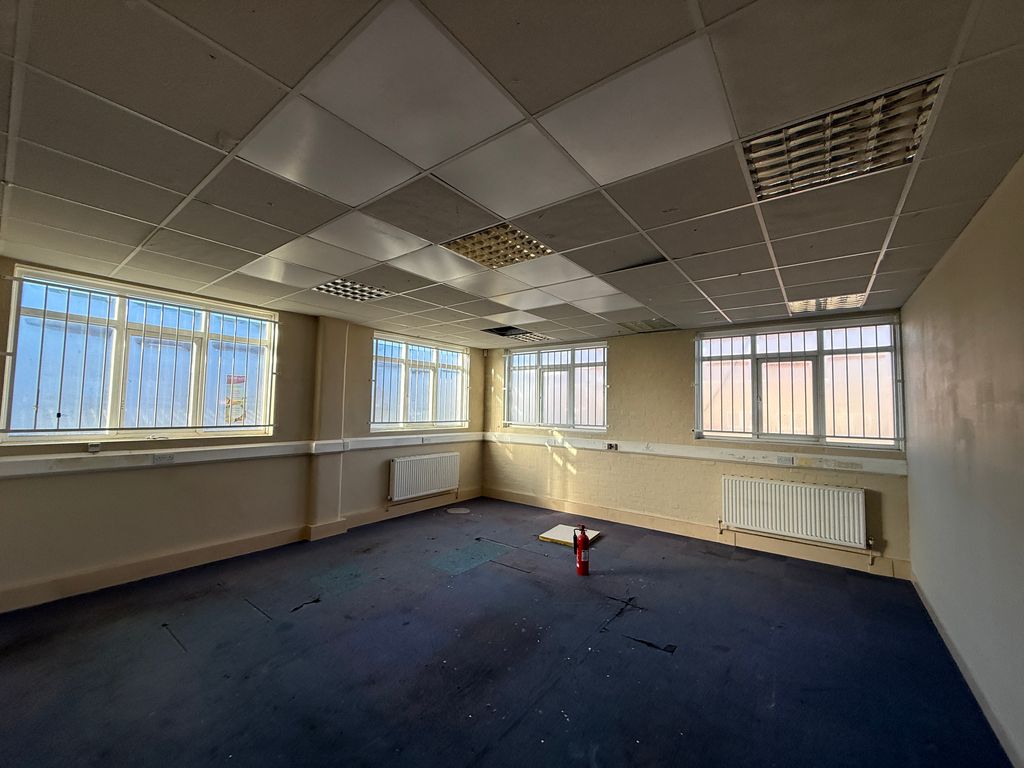 Property photo 3 of 6