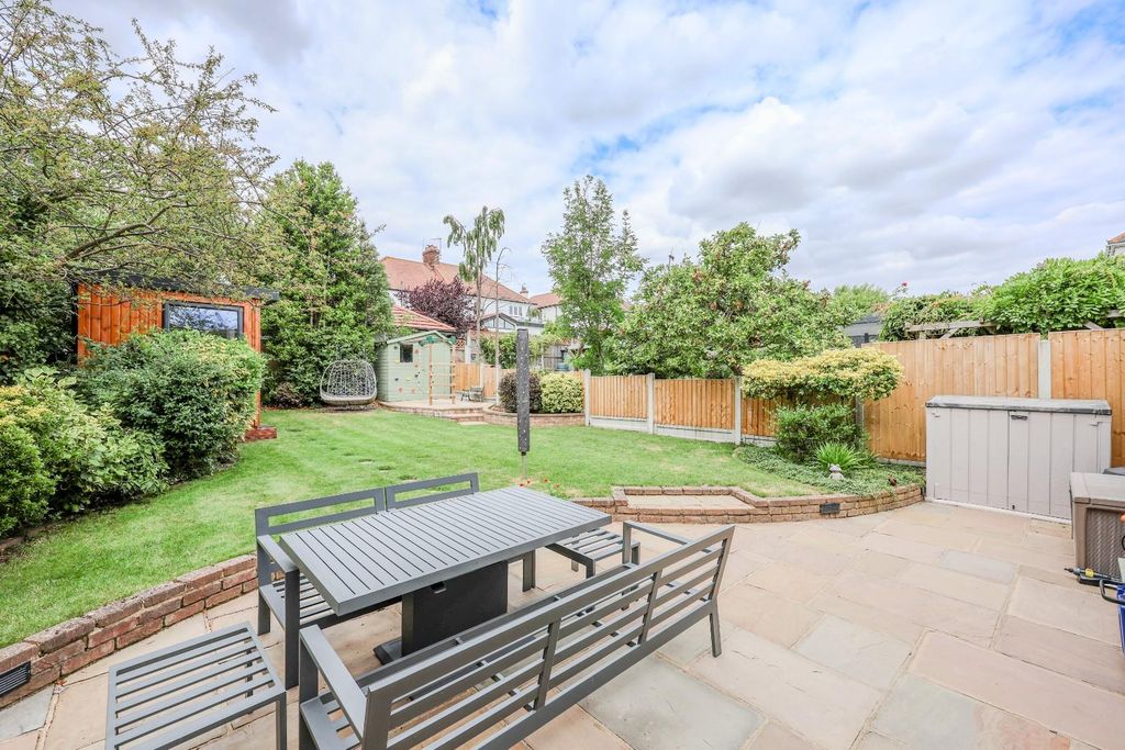 Property photo 3 of 39