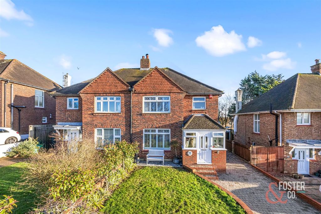 Property photo 1 of 26 King George VI Drive_21-025.Jpg