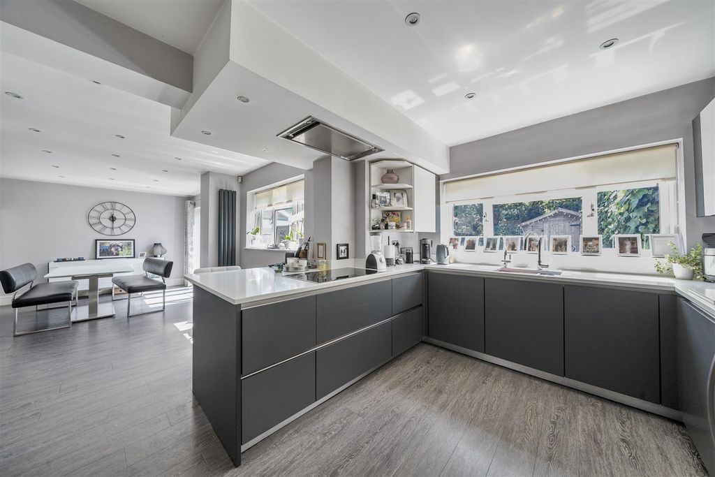 Property photo 2 of 16 Kitchen/Diner:
