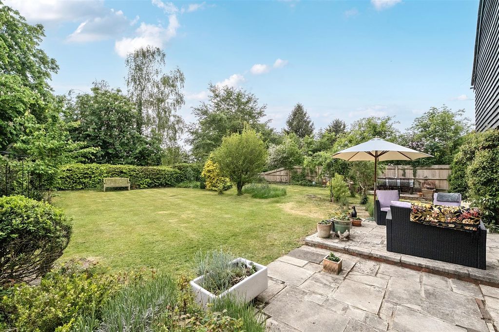 Property photo 2 of 40 Garden