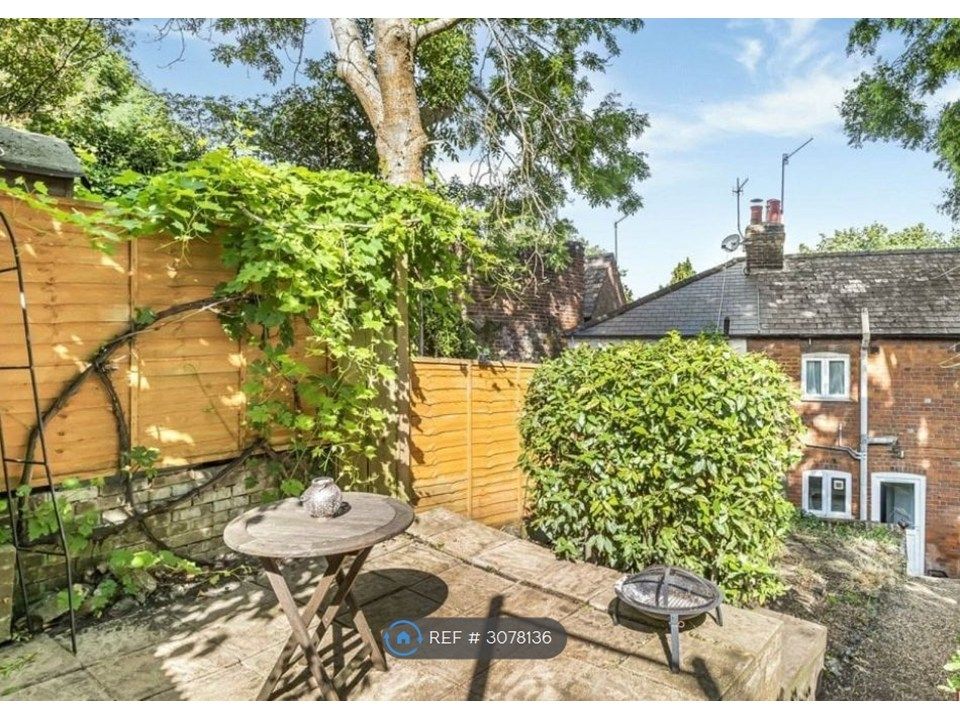 Property photo 2 of 6 Shared Garden
