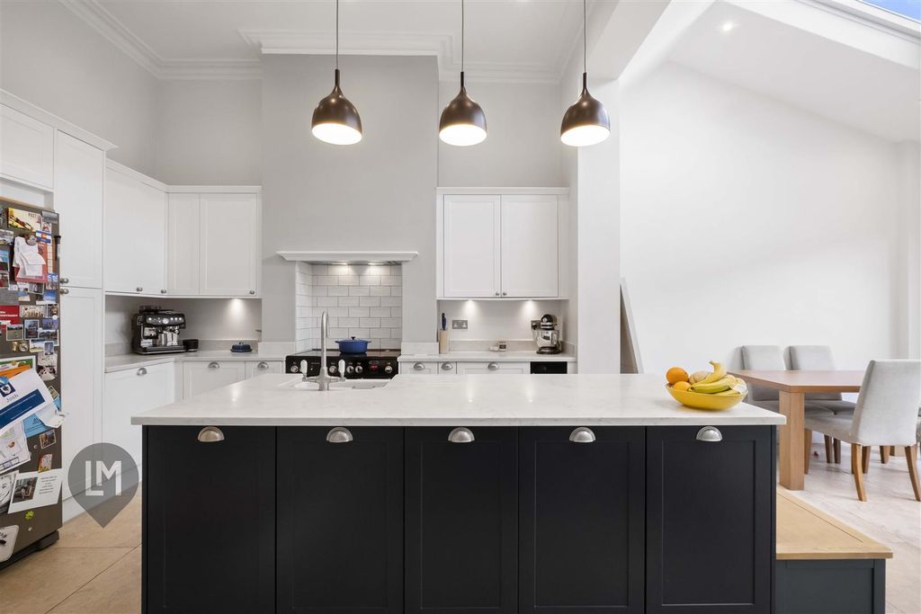 Property photo 3 of 9 Kitchen/Living/Dining