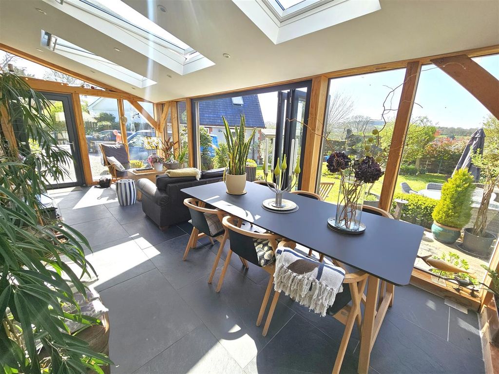 Property photo 2 of 26 Garden Room.Jpg