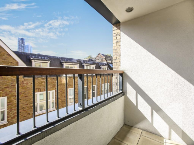 Property photo 2 of 6 Balcony