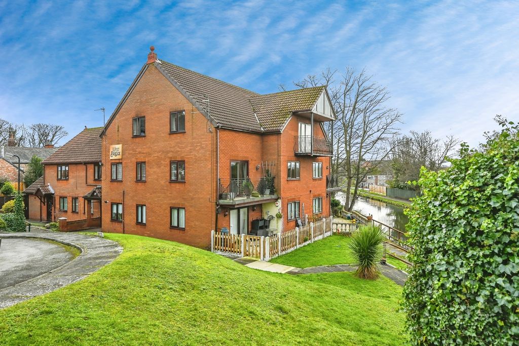 Property photo 1 of 16 Pbox-Img.Jpg