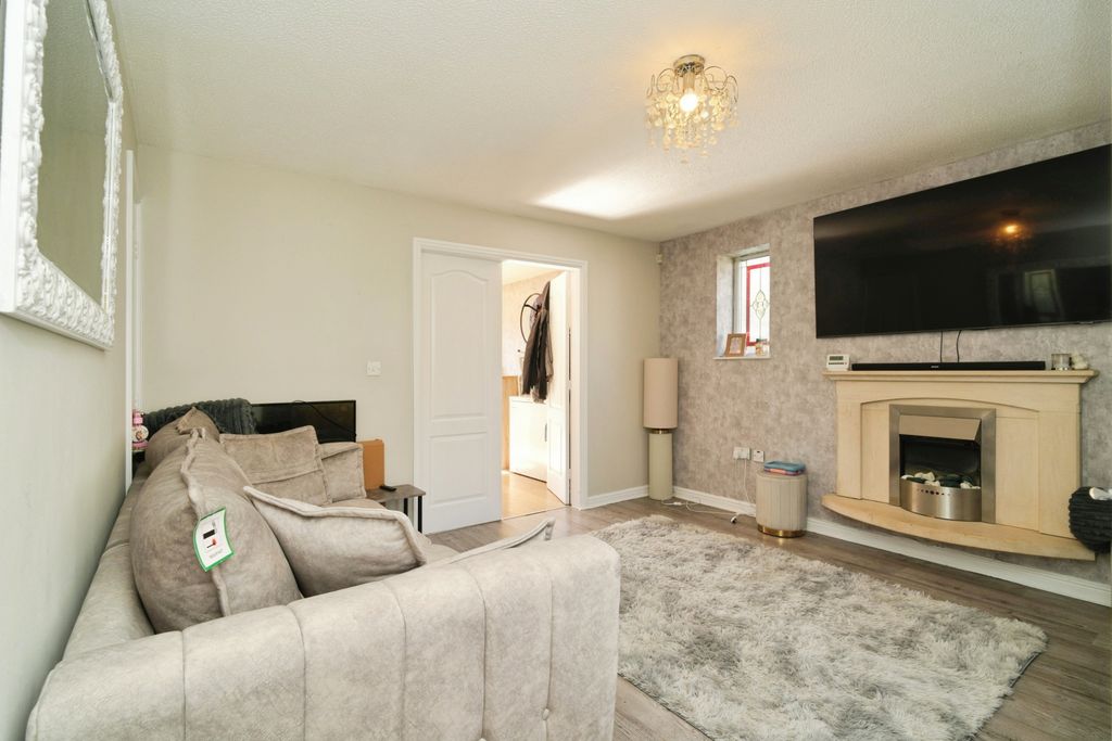 Property photo 2 of 15