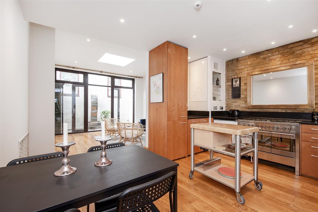 Property photo 3 of 26 Helliwell&amp;Co