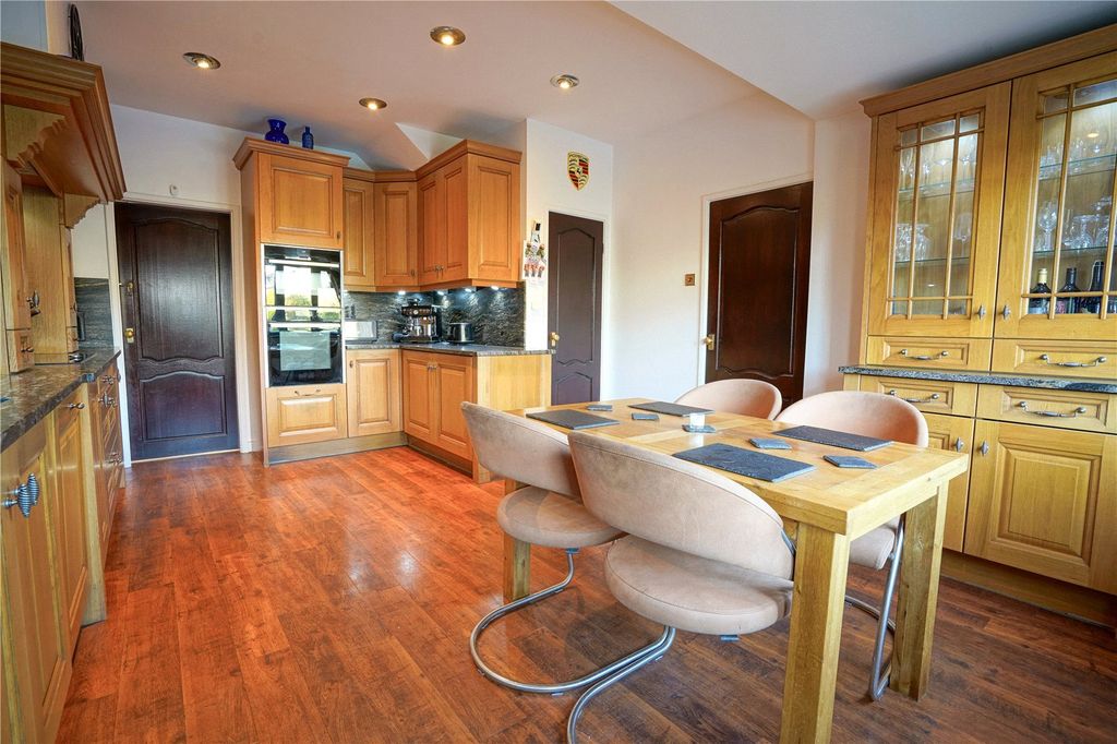 Property photo 3 of 32 Picture No. 36