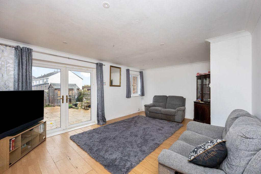 Property photo 3 of 23