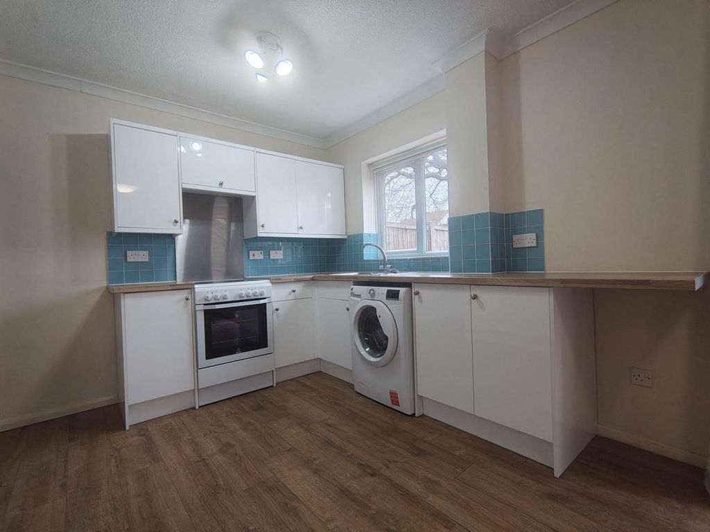 Property photo 2 of 8 Media (81)