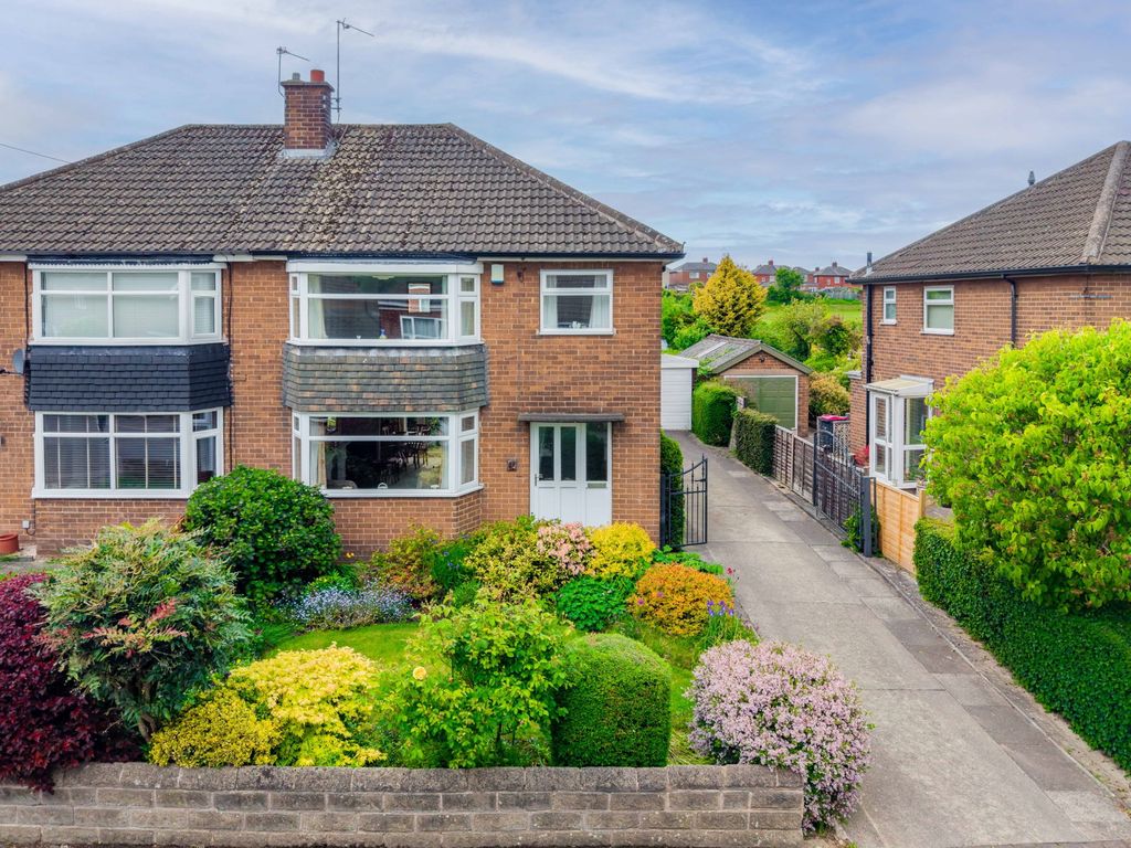 Property photo 1 of 32
