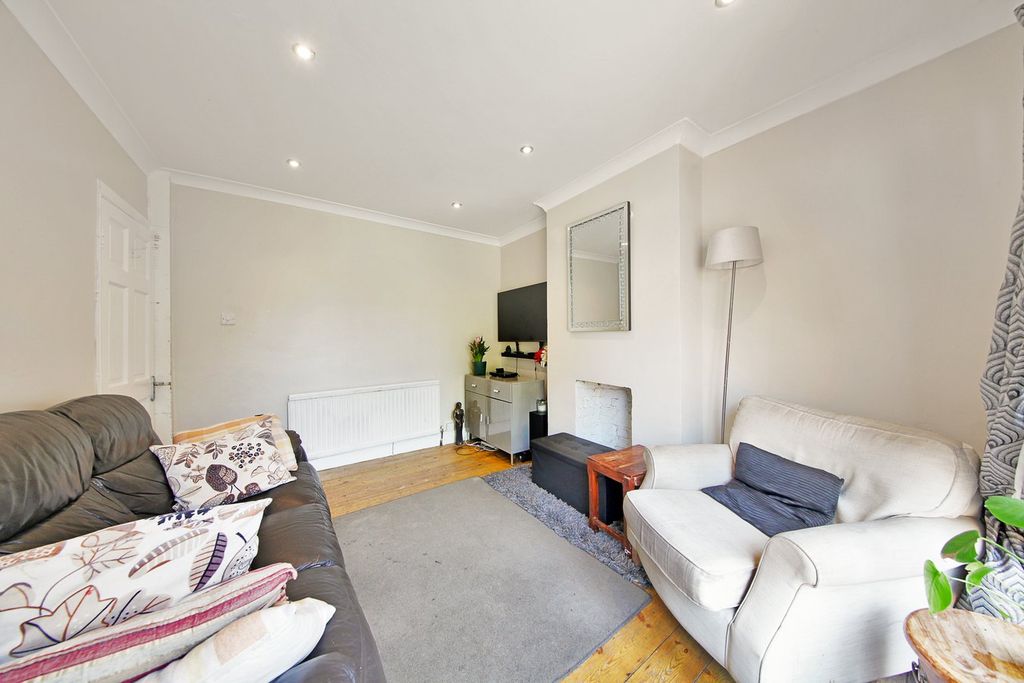 Property photo 3 of 12