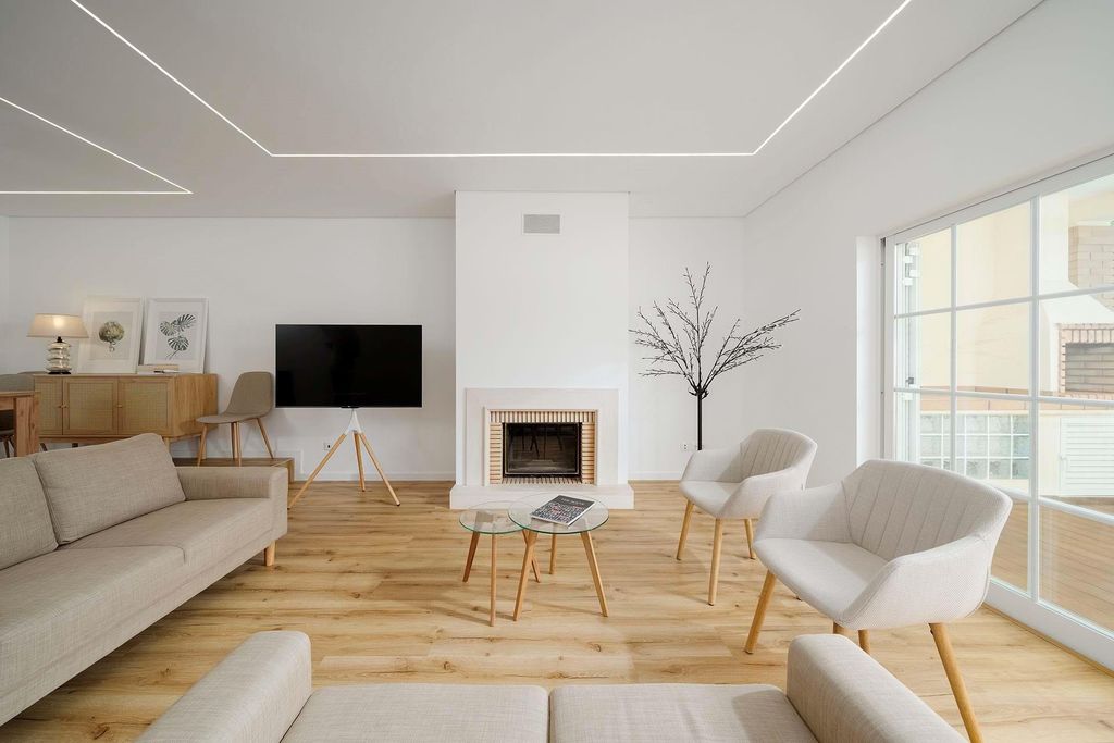 Property photo 2 of 27 Image