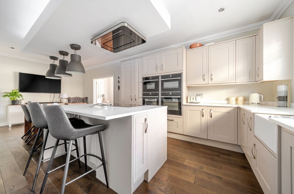 Property photo 3 of 18 1409259-25-699Ded...