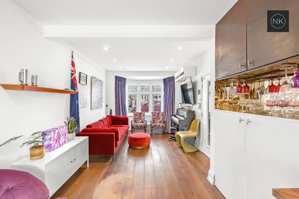 Property photo 2 of 31 4699663