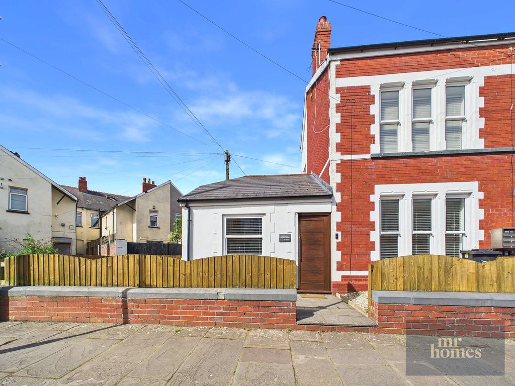 Property photo 1 of 40