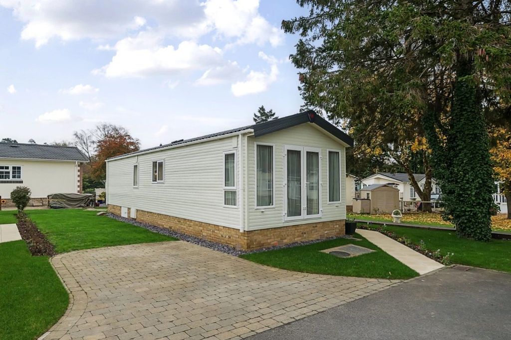 Property photo 1 of 12 1