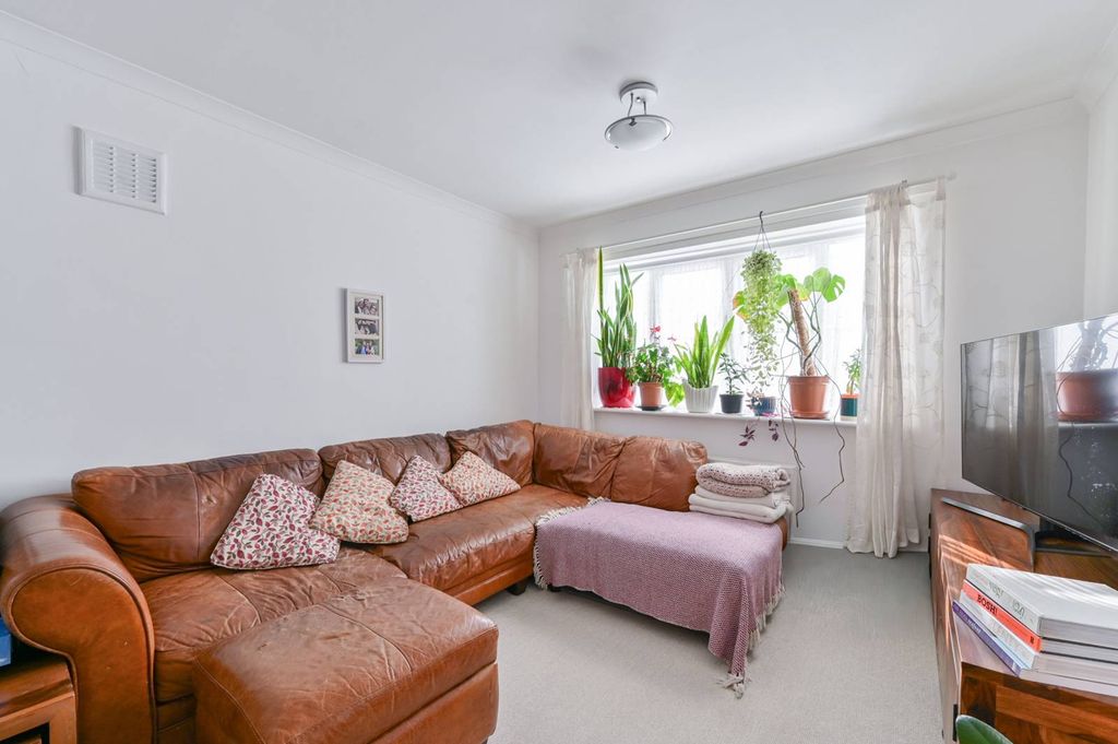 Property photo 2 of 7