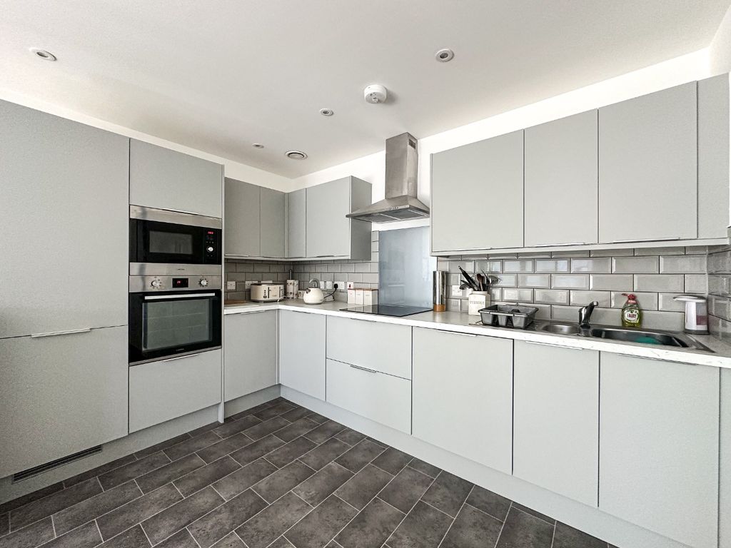 Property photo 3 of 12 4590106