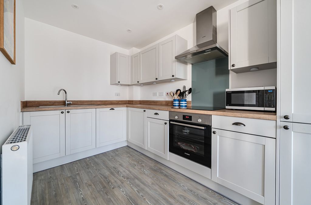 Property photo 3 of 10 1349333-14-68Baa3...