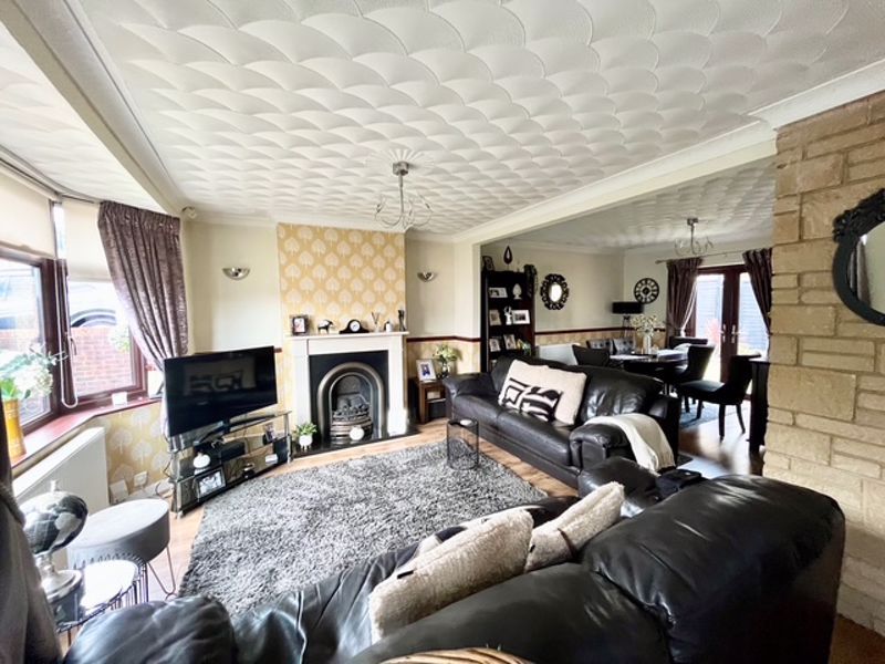 Property photo 2 of 18 Open Concept Lounge/Diner