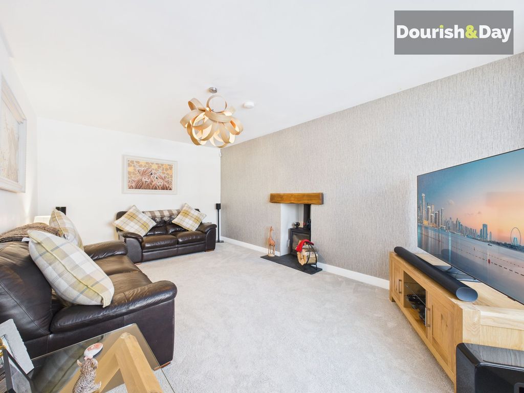 Property photo 3 of 36 Lounge