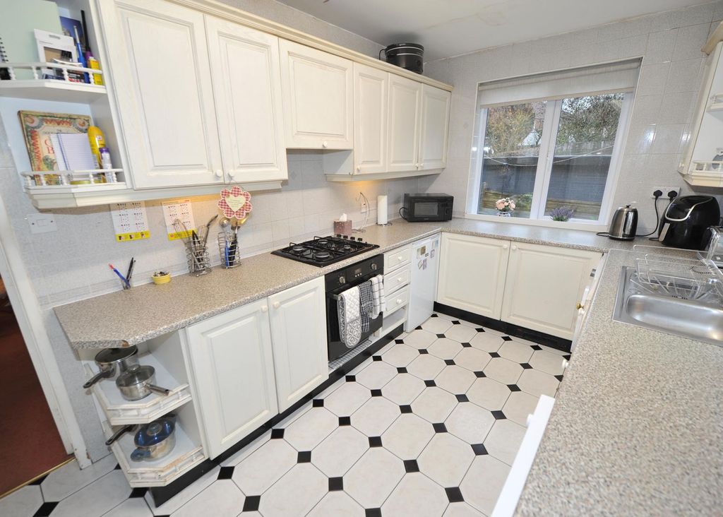 Property photo 1 of 25