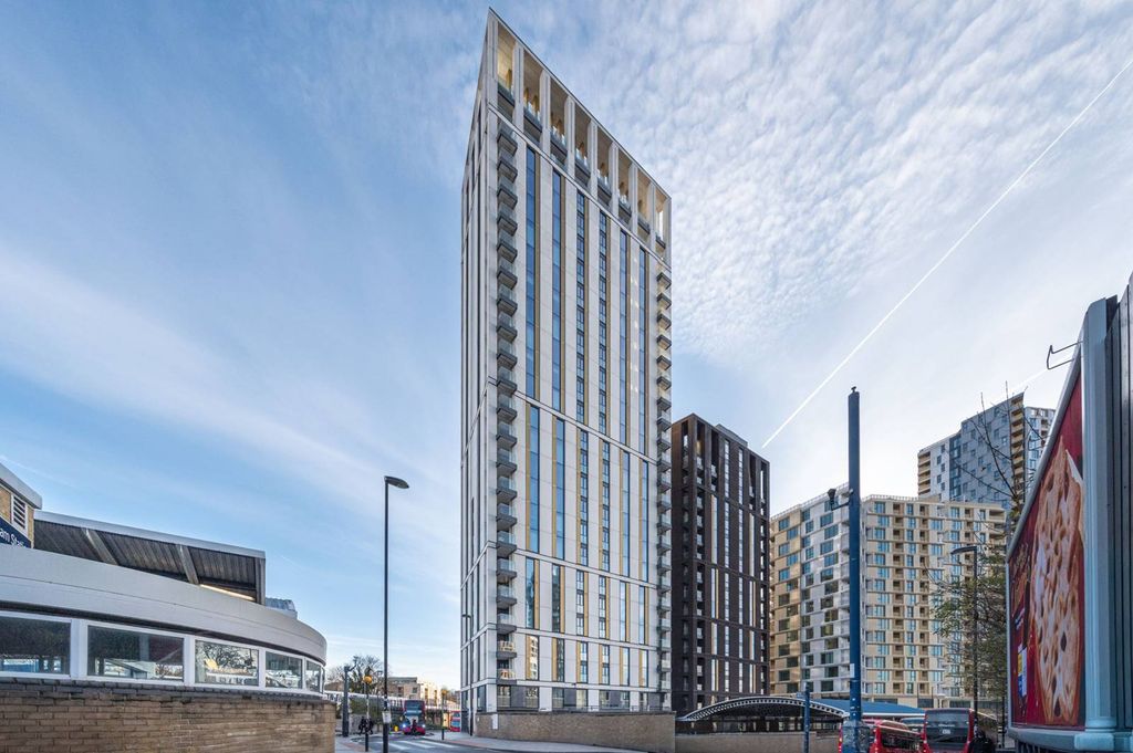 Property photo 2 of 22